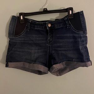 Maternity shorts